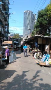 Dongjie's cluttered alley